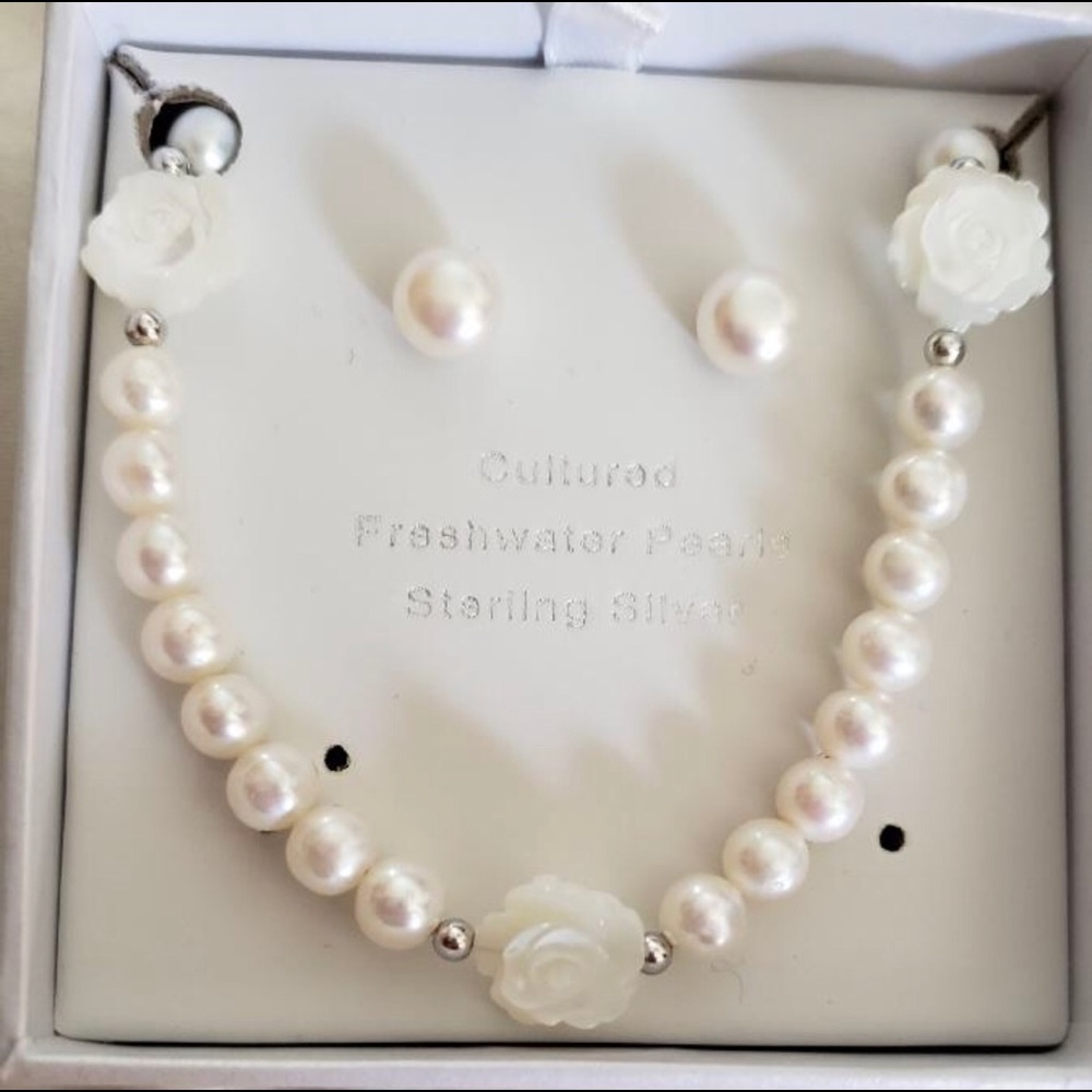 Shell Flower And Beads, never been worn.